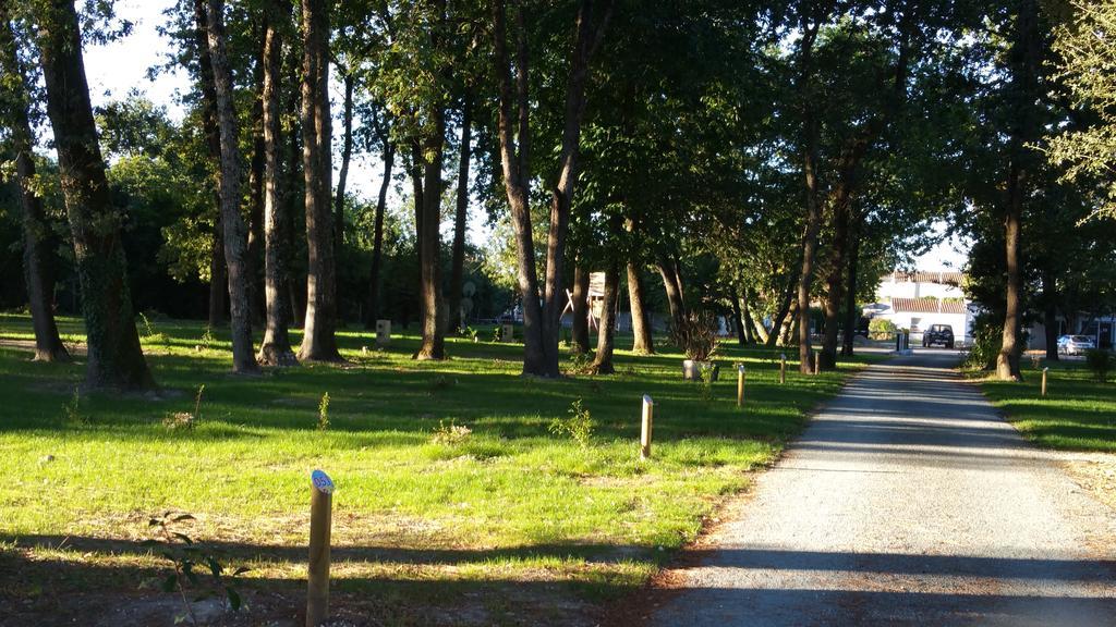 Camping Fleur D'Oleron Saint-Pierre-d'Oleron Buitenkant foto